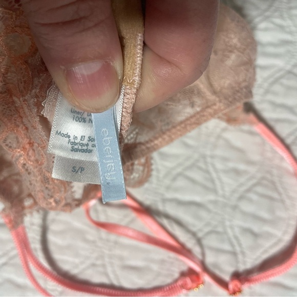 EBERJEY- pink lace bralette size small - Picture 3 of 3